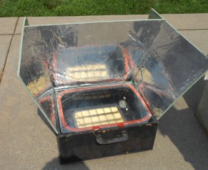 A homemade box solar oven that cooked well