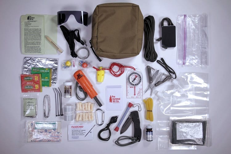 WHAT TO LOOK FOR IN A SURVIVAL KIT